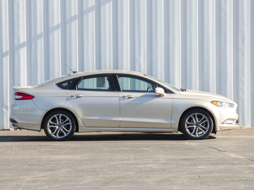 Used 2017 Ford Fusion SE with VIN 3FA6P0HD7HR274570 for sale in Kansas City