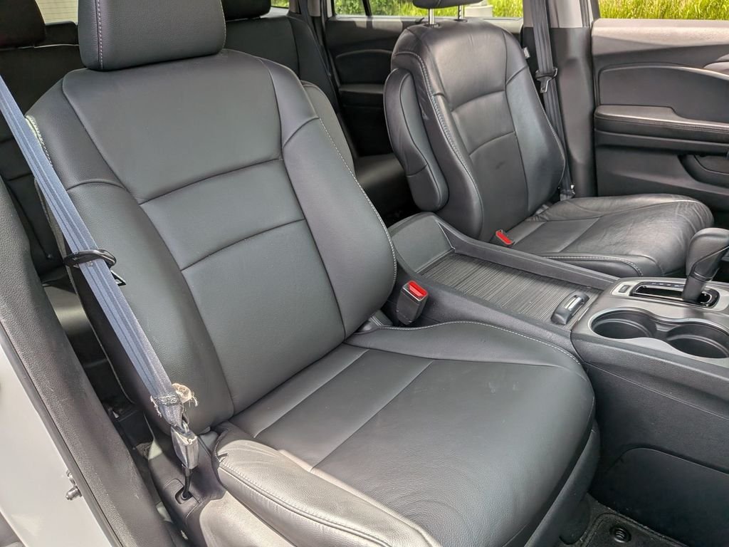 Used 2020 White Honda EX-L image 33