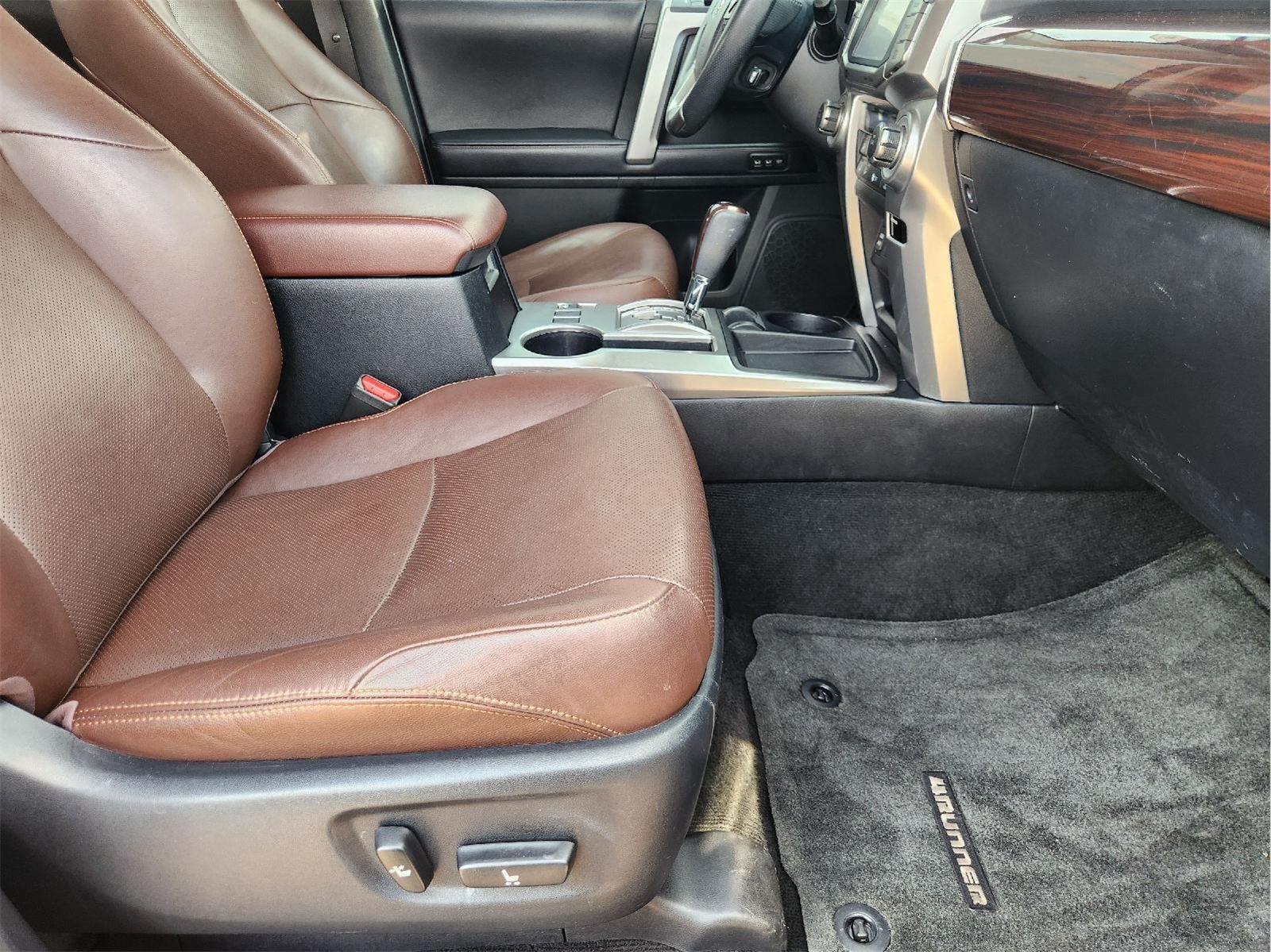 2018 Toyota 4Runner photo 14 of 34