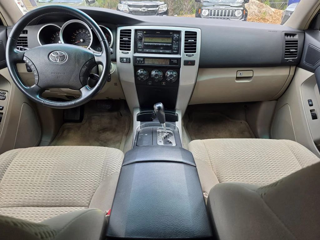 Used 2008 Silver Toyota SR5 image 11