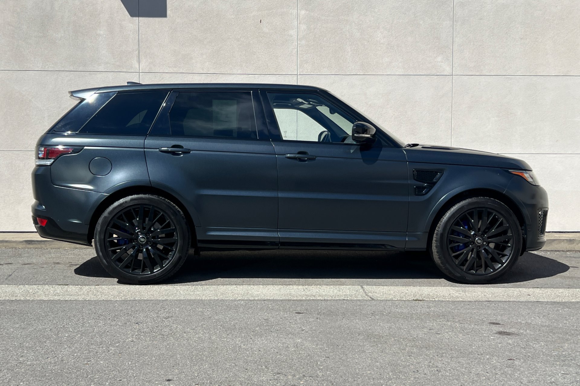 Used 2017 Borealis Black Metallic Land Rover SVR image 8