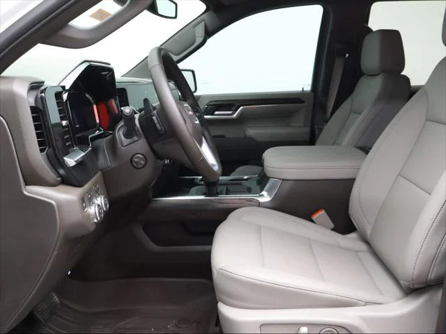 2026 GMC Sierra 1500 SLT - Photo 7