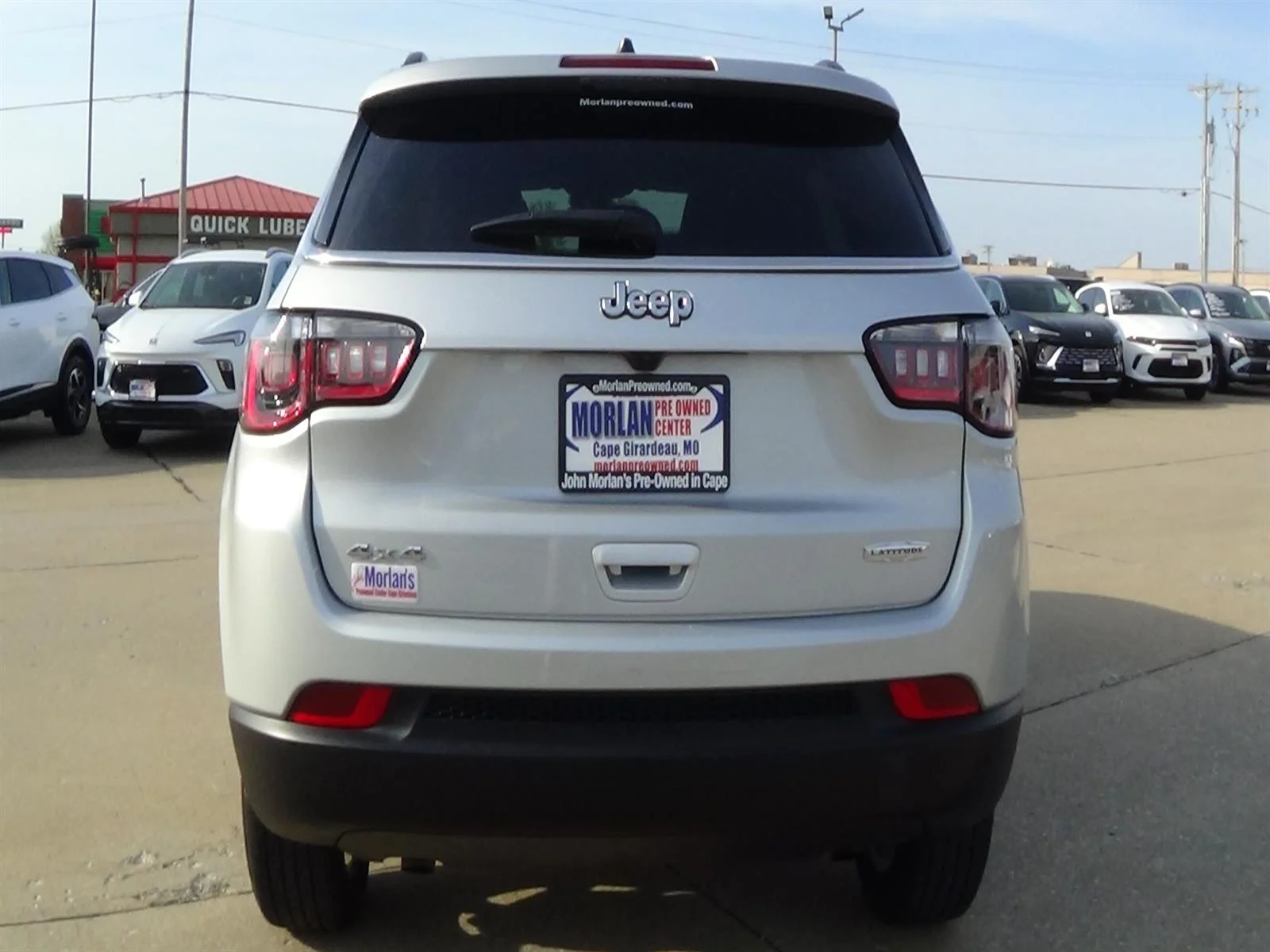 Certified Used 2025 Silver Zynith Clear Coat (pse) Jeep Latitude image 7