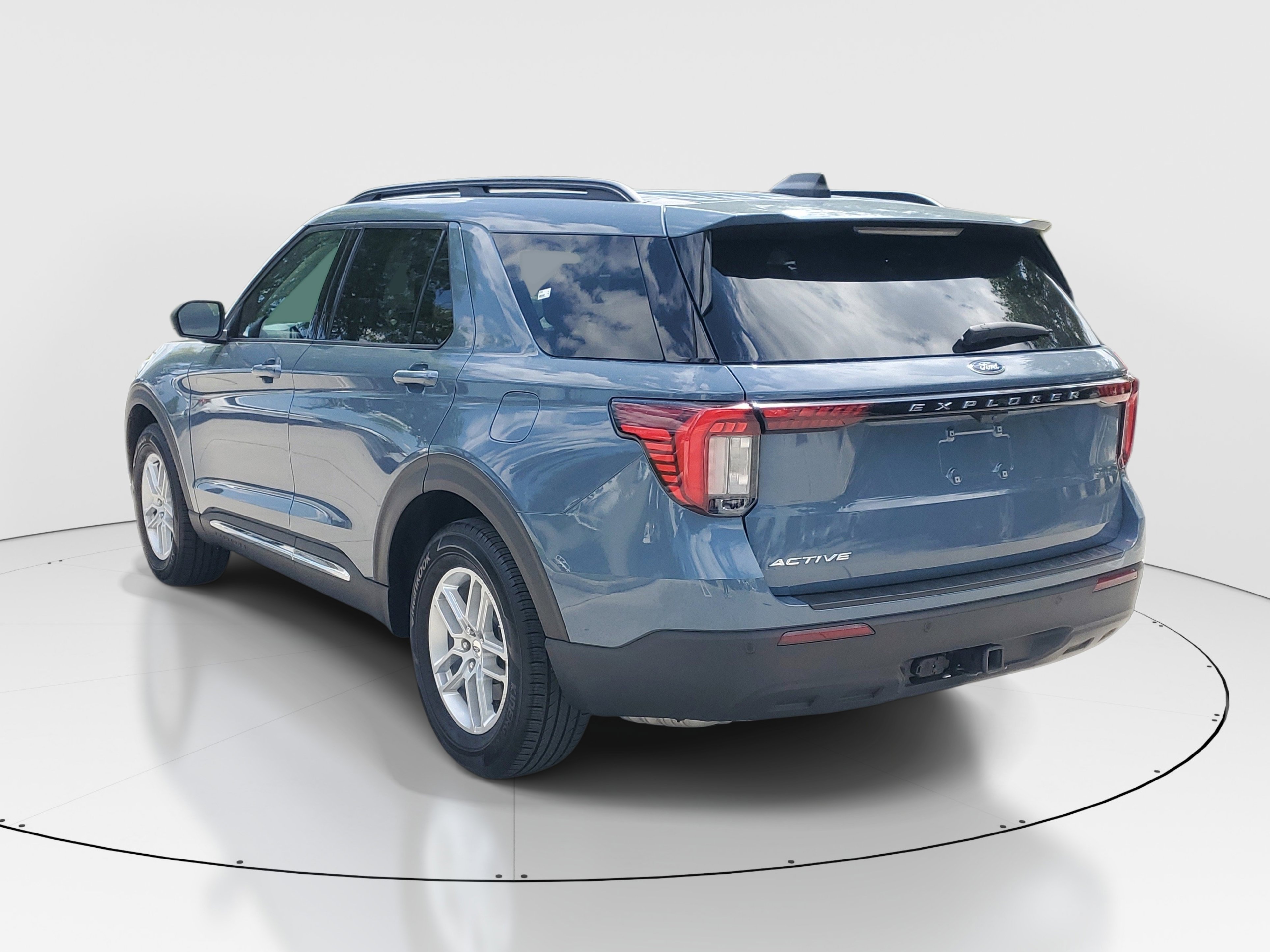 Used 2025 Vapor Blue Ford Active image 5