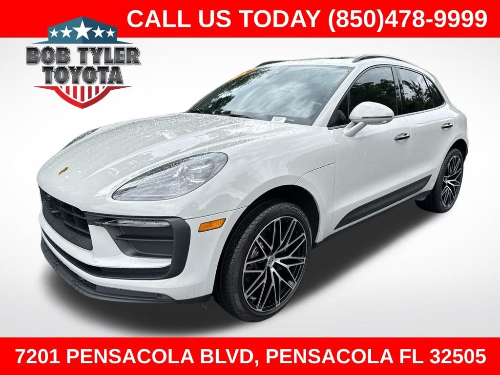 2024 Porsche Macan T's photo
