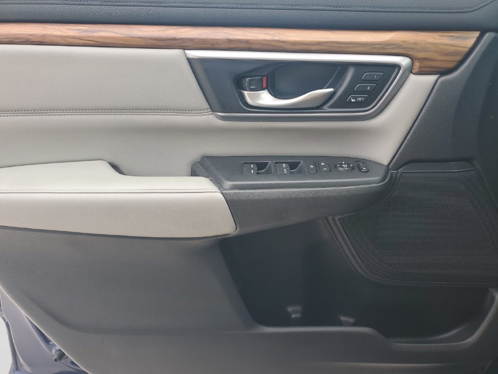 Used 2017  Honda EX-L image 19