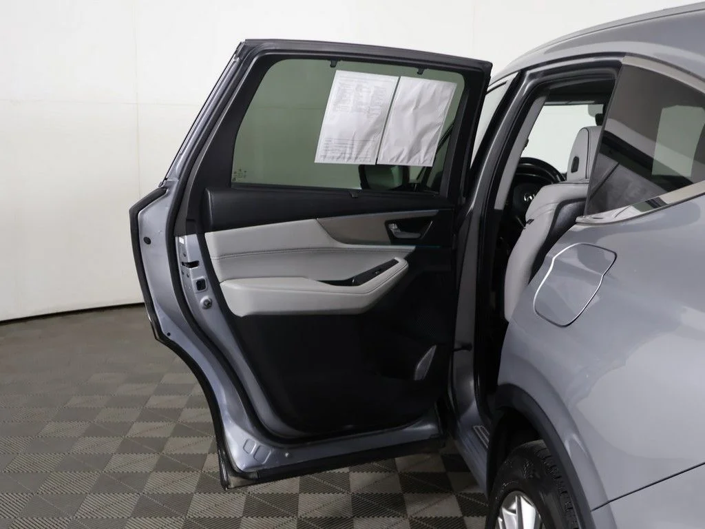 Used 2022 Silver Acura Advance image 26