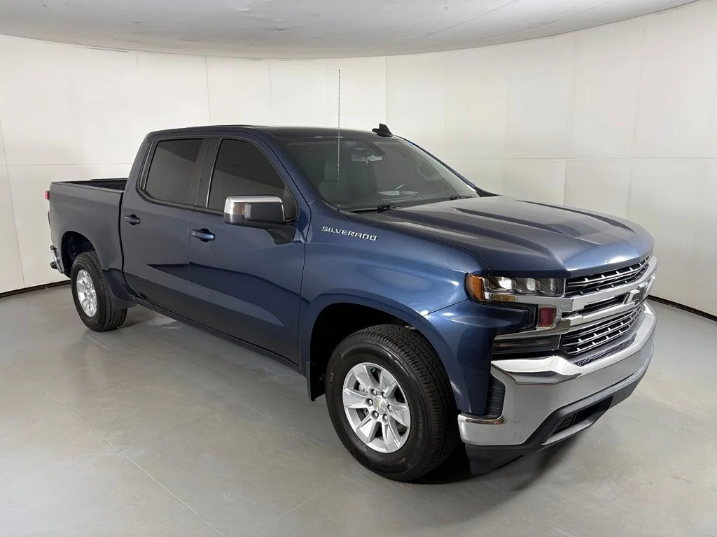 Used 2021 Blue Chevrolet LT image 2