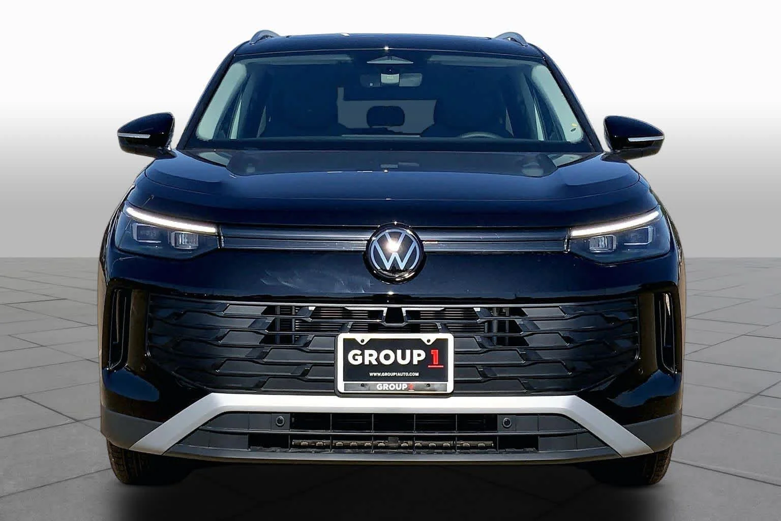 New 2026 Deep Black Pearl Volkswagen SE image 3