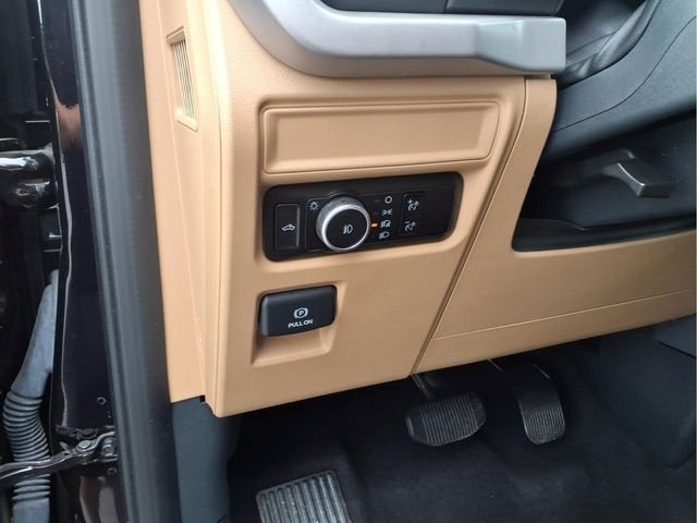 Used 2023 Black Ford XLT image 21