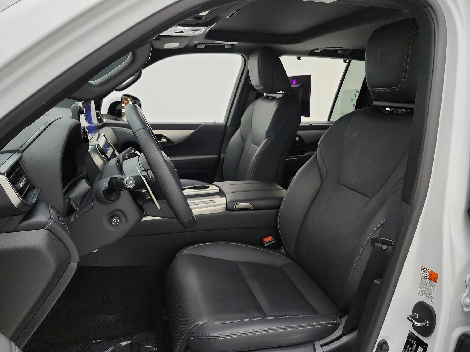 Used 2025 Ultra White Lexus LX 700h F SPORT 4WD image 10