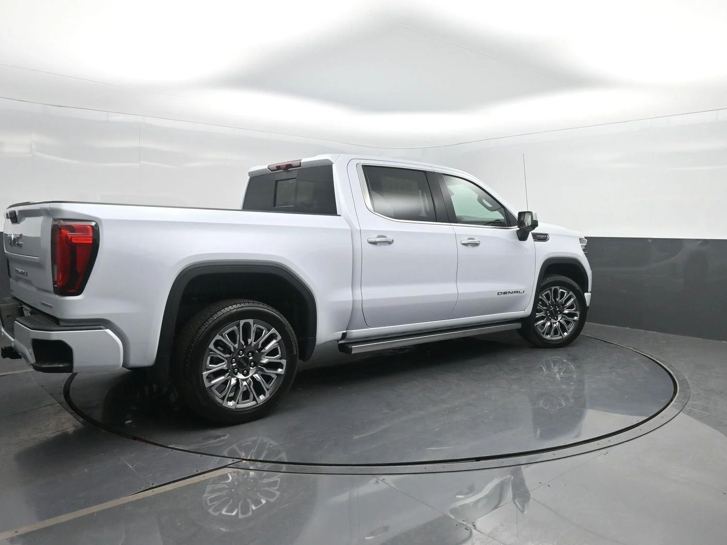 2026 GMC Sierra 4WD Crew Cab Short Box Denali Ultimate's photo