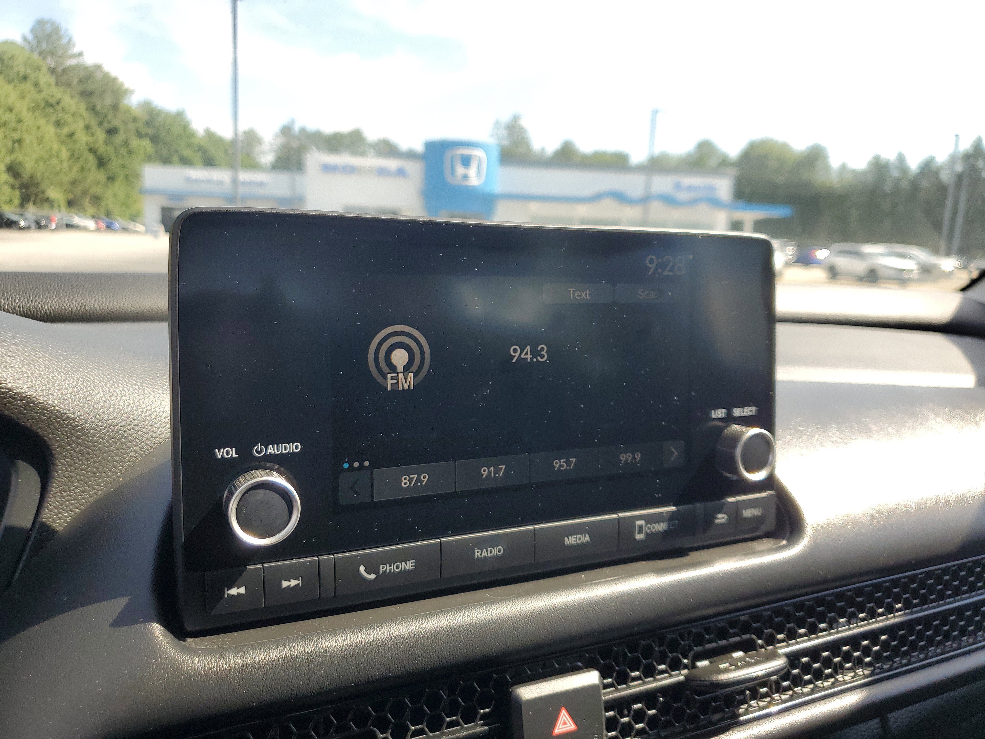 Used 2023  Honda LX image 19