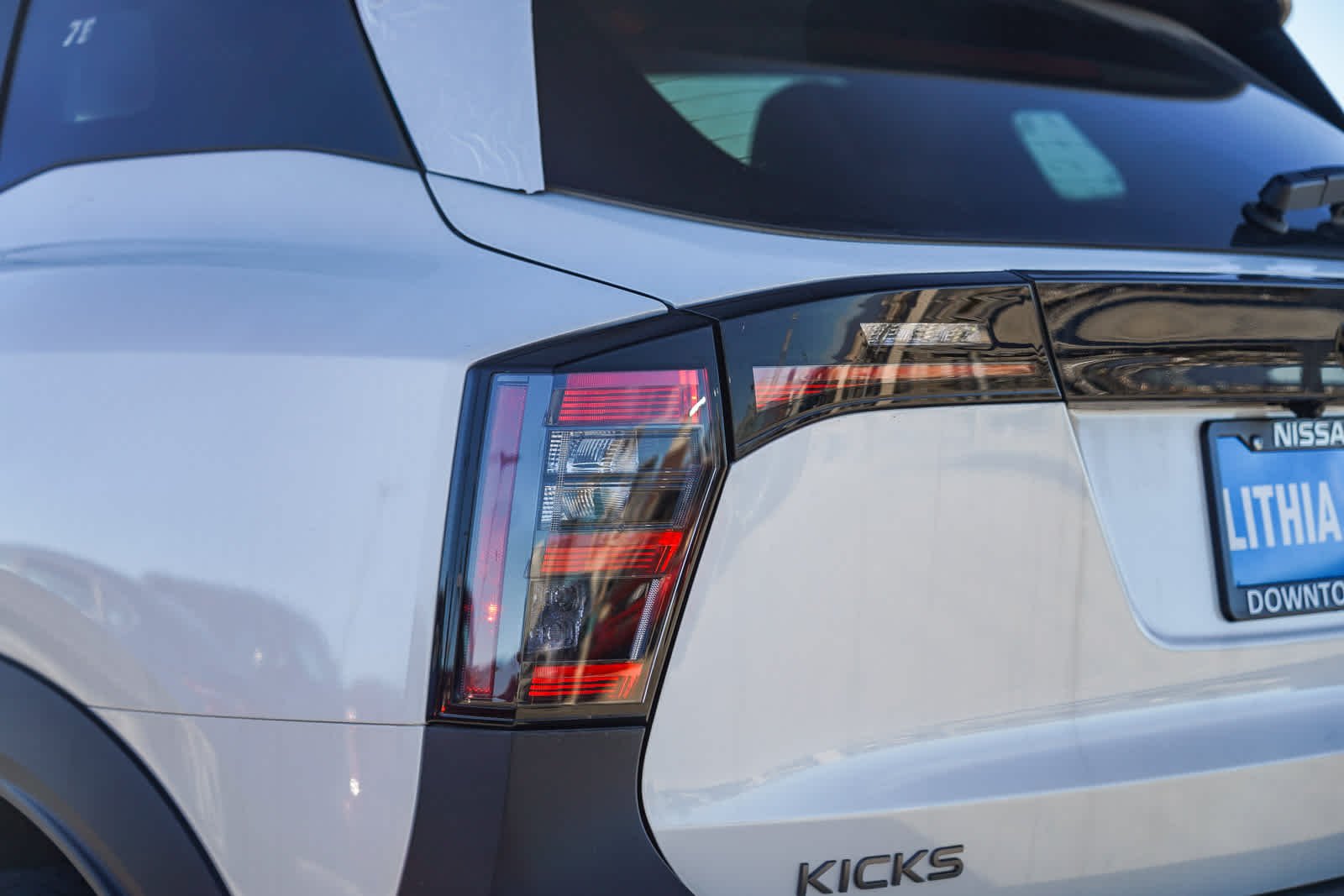 New 2027 Aspen White TriCoat Nissan SR image 9