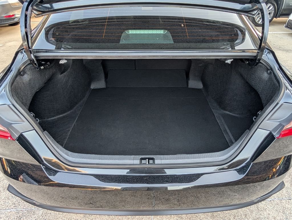 Used 2025  Toyota LE image 20