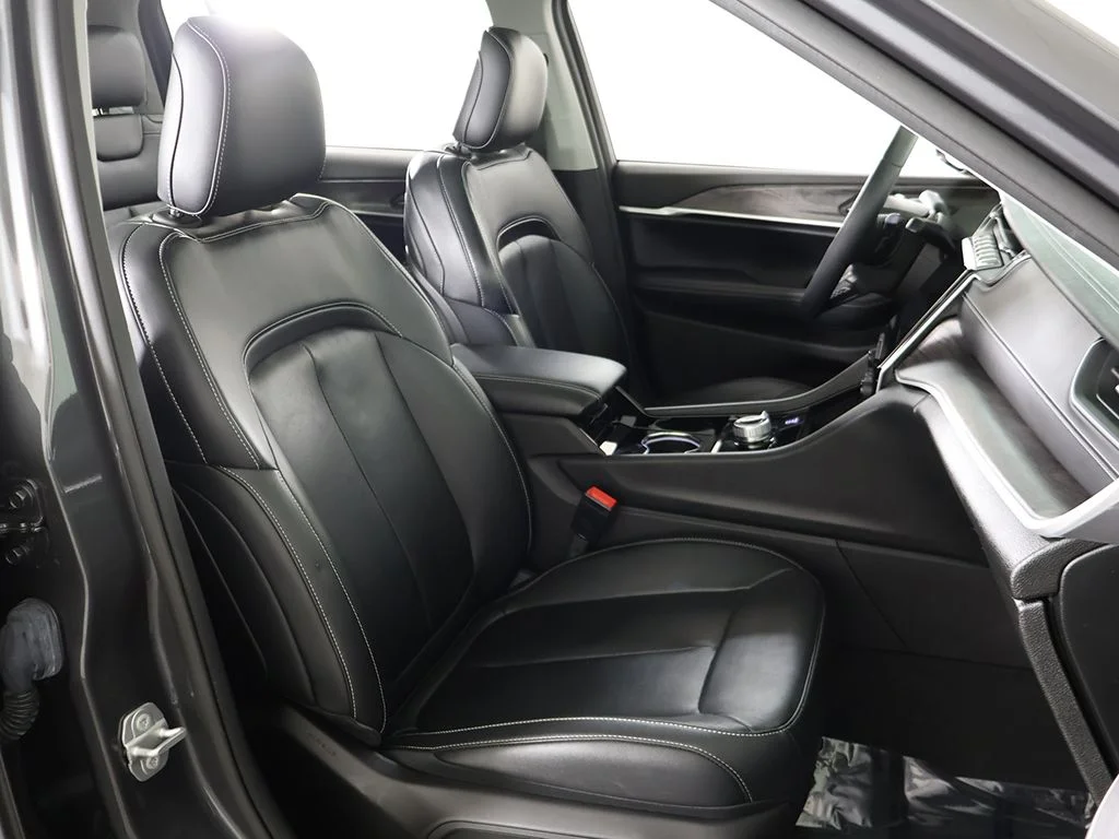 Used 2022 Gray Jeep Limited image 35