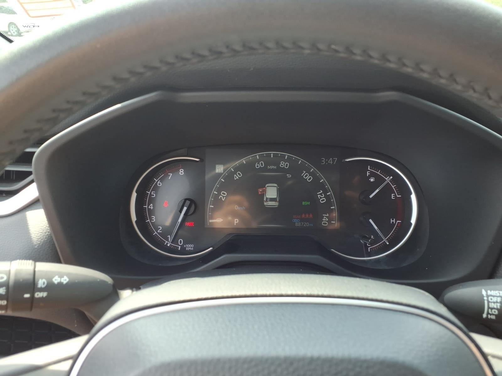 Used 2023 Silver Sky Metallic Toyota XLE Premium image 26