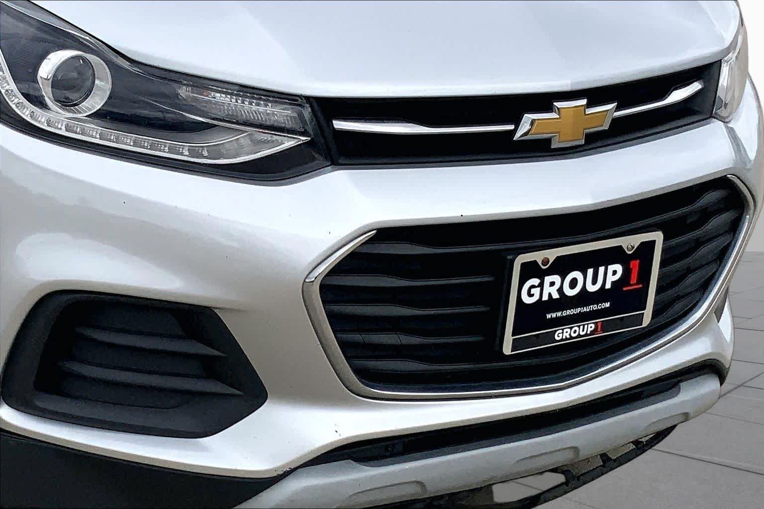 Used 2019 Silver Ice Metallic Chevrolet LT image 29