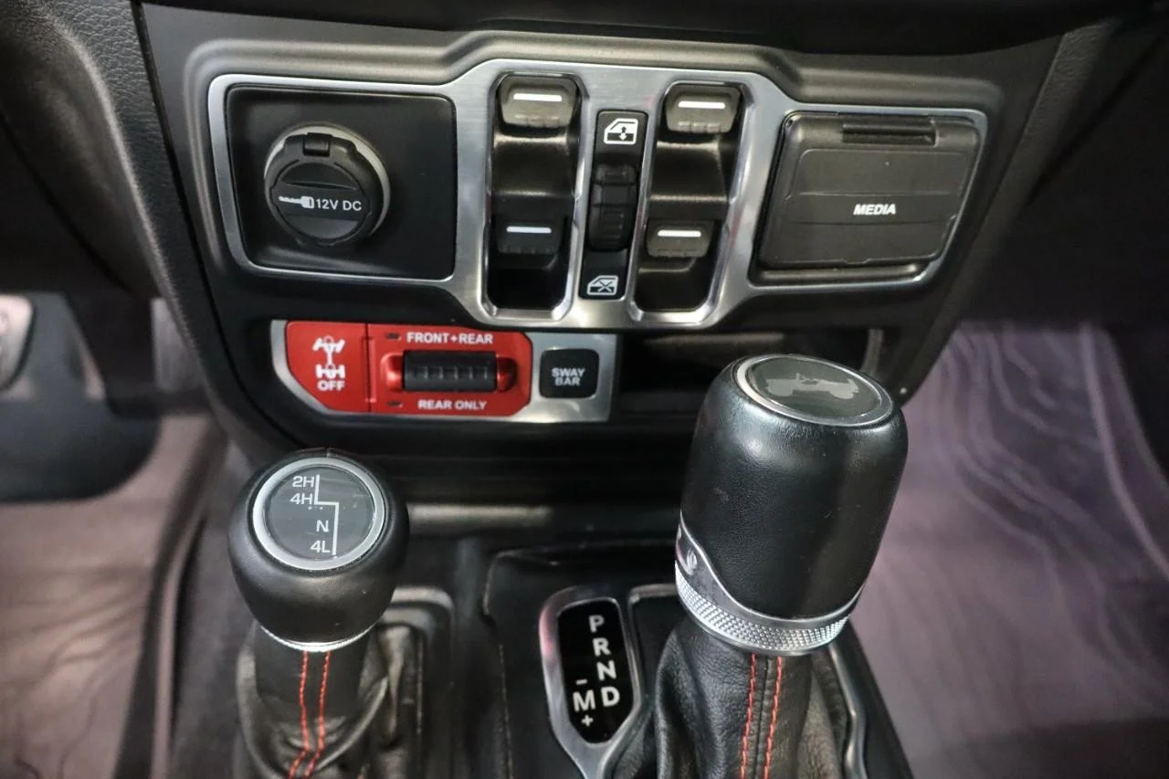 Used 2020 Granite Crystal Metallic Clear Coat Jeep Rubicon image 12