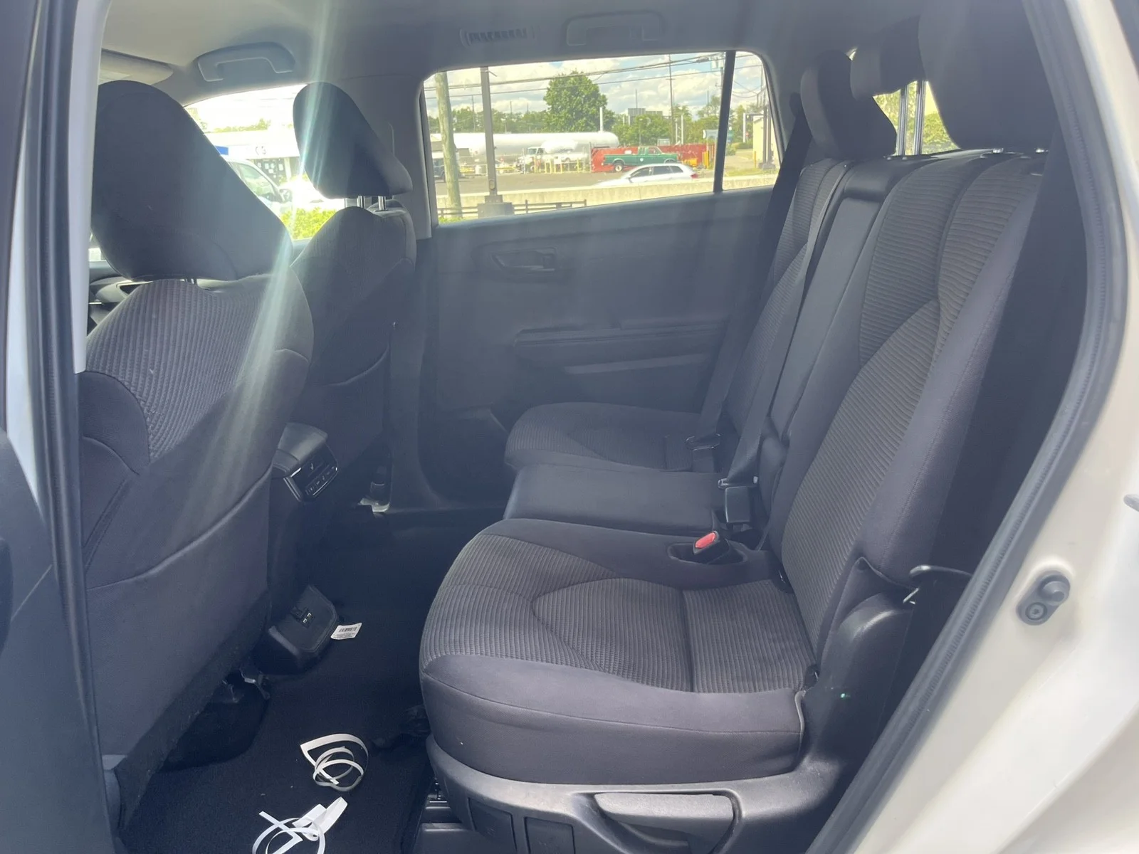 Used 2021 Blizzard Pearl Toyota L FWD image 27