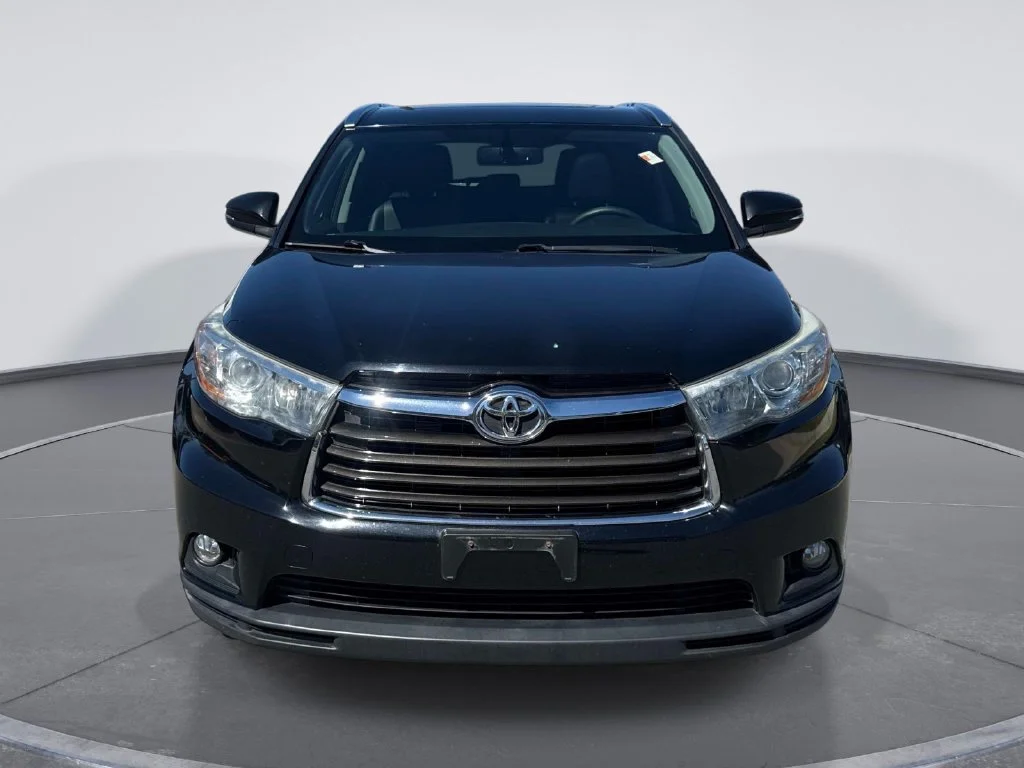 Used 2015 Black Toyota XLE V6 image 2