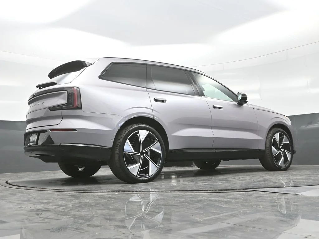 New 2026 Aurora Silver Volvo Ultra image 22
