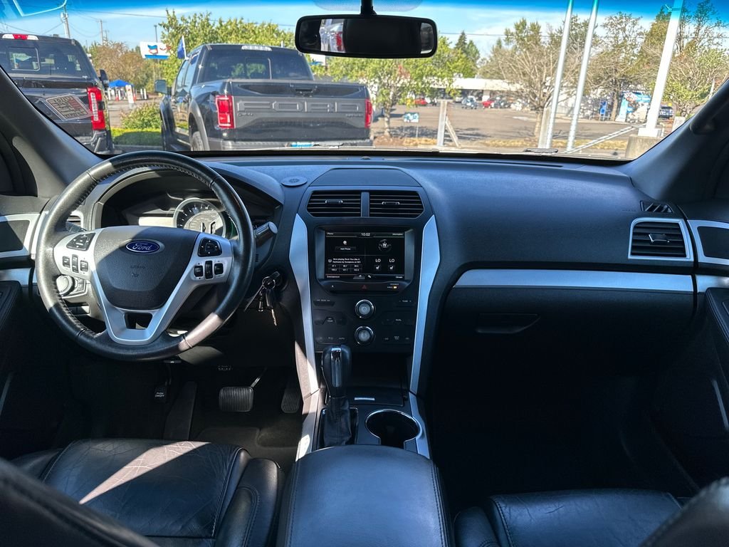 Used 2015 Silver Ford XLT image 17