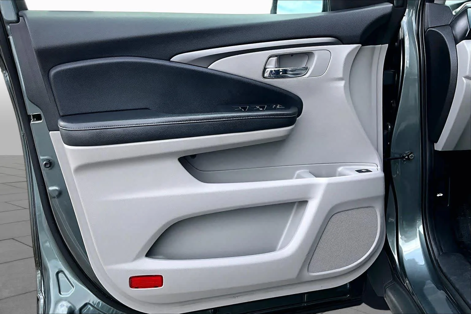 Used 2019 Forest Mist Metallic Honda RTL image 22