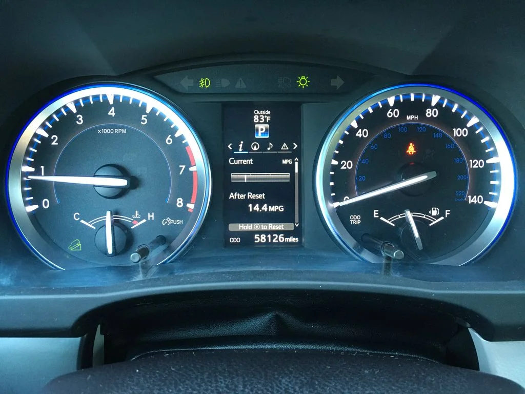 Used 2016 Gray Toyota XLE V6 image 2