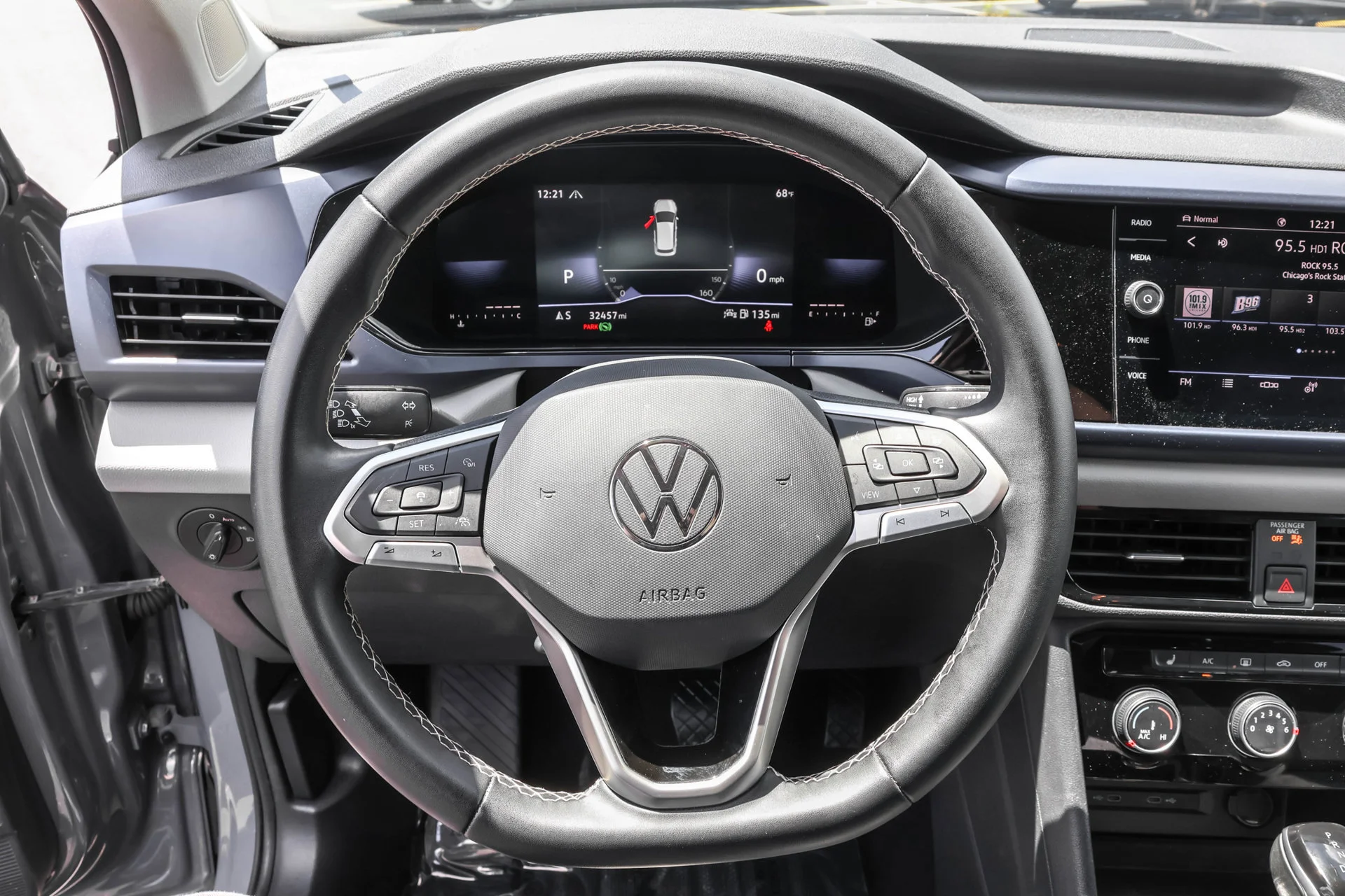 2023 Volkswagen Taos SE - Photo 26