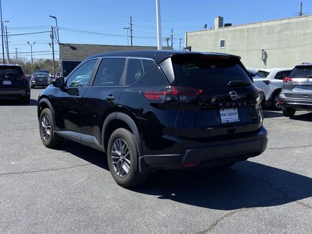 Certified Used 2025 Super Black Nissan S image 6