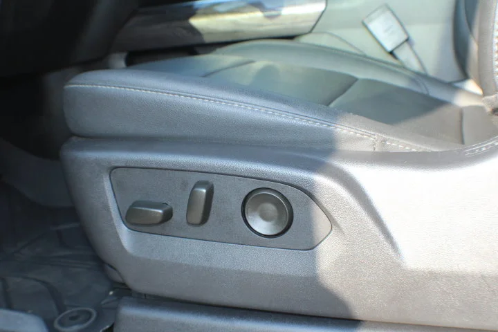 Used 2026 Summit White Chevrolet LTZ image 14
