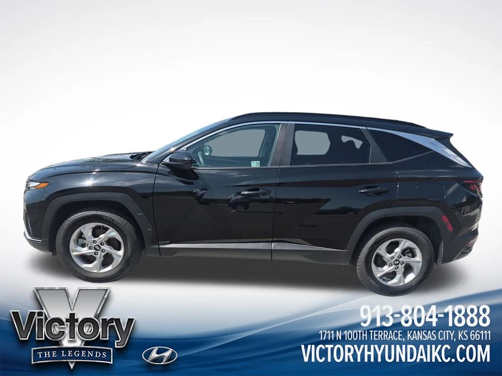 Used 2024 Black Hyundai SEL image 2