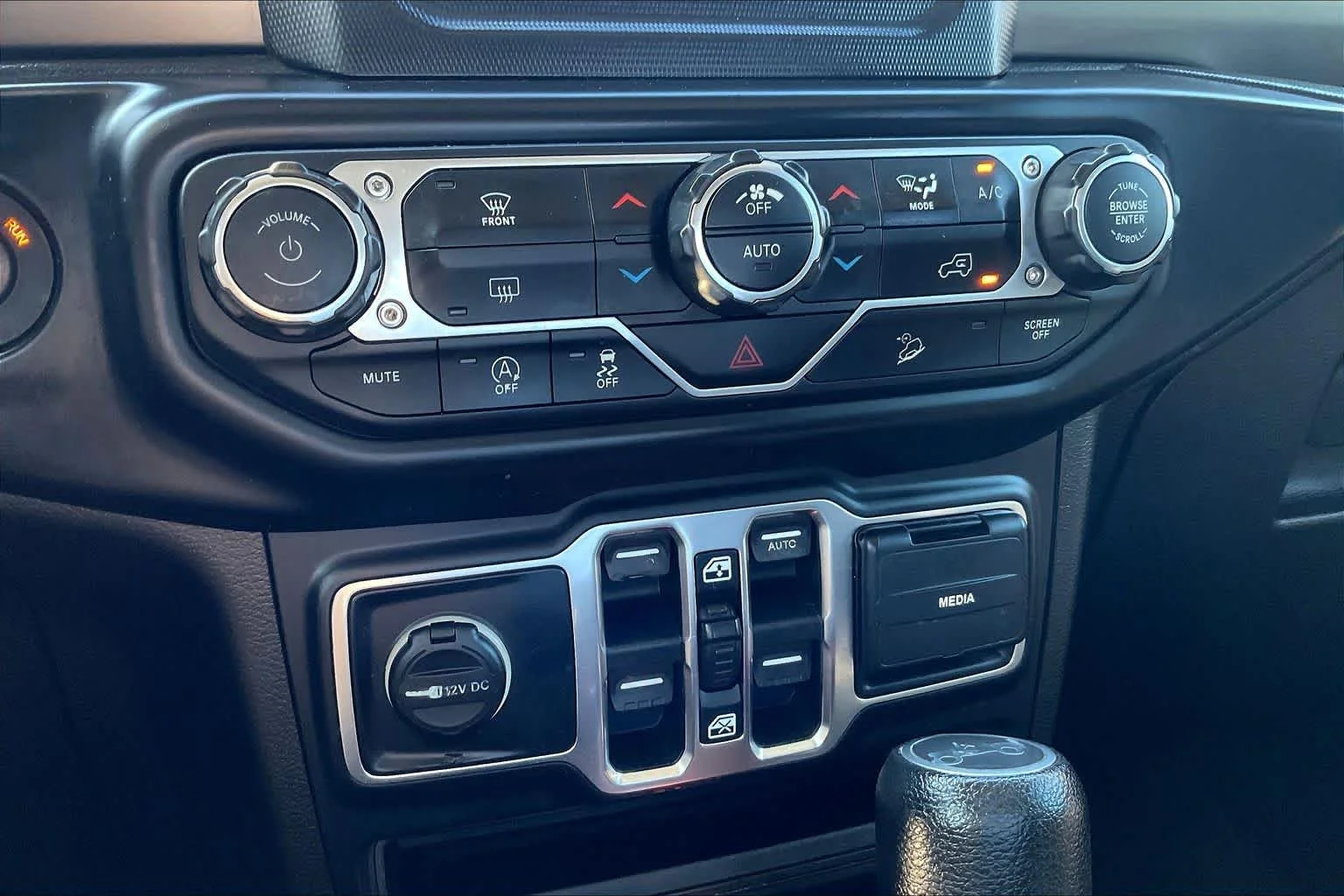 Used 2018 Sting-Gray Clearcoat Jeep Sport S image 32