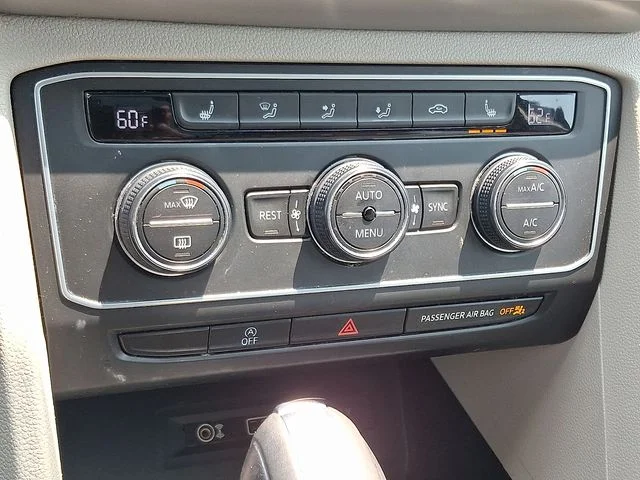 2019 Volkswagen Atlas SE w/Tech - Photo 16