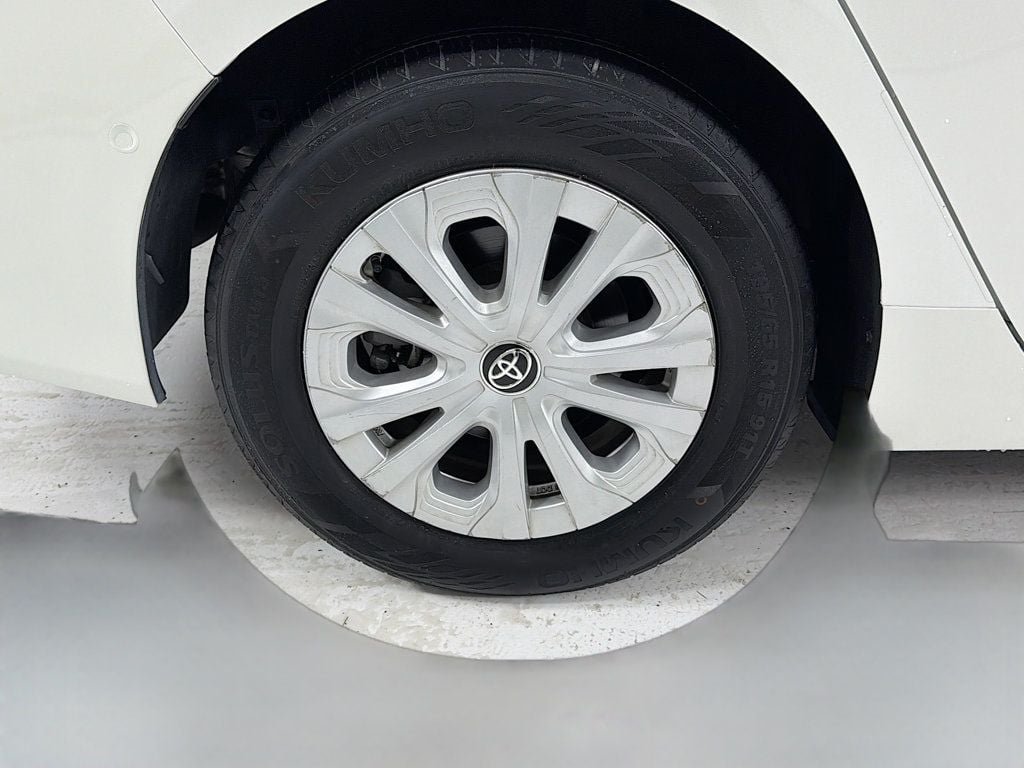 Used 2020 Blizzard Pearl Toyota LE image 31