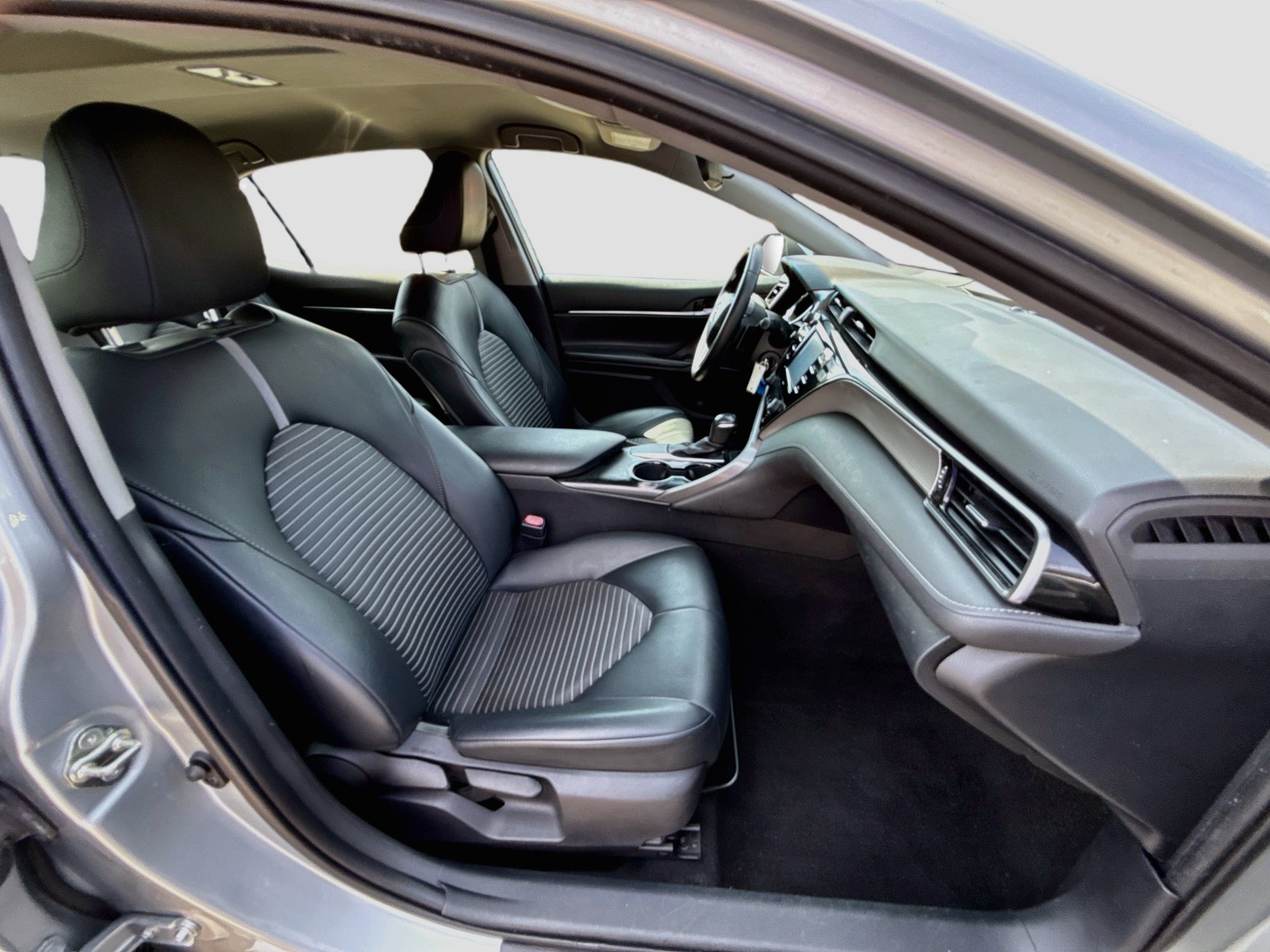 Used 2020 Celestial Silver Metallic Toyota SE image 25