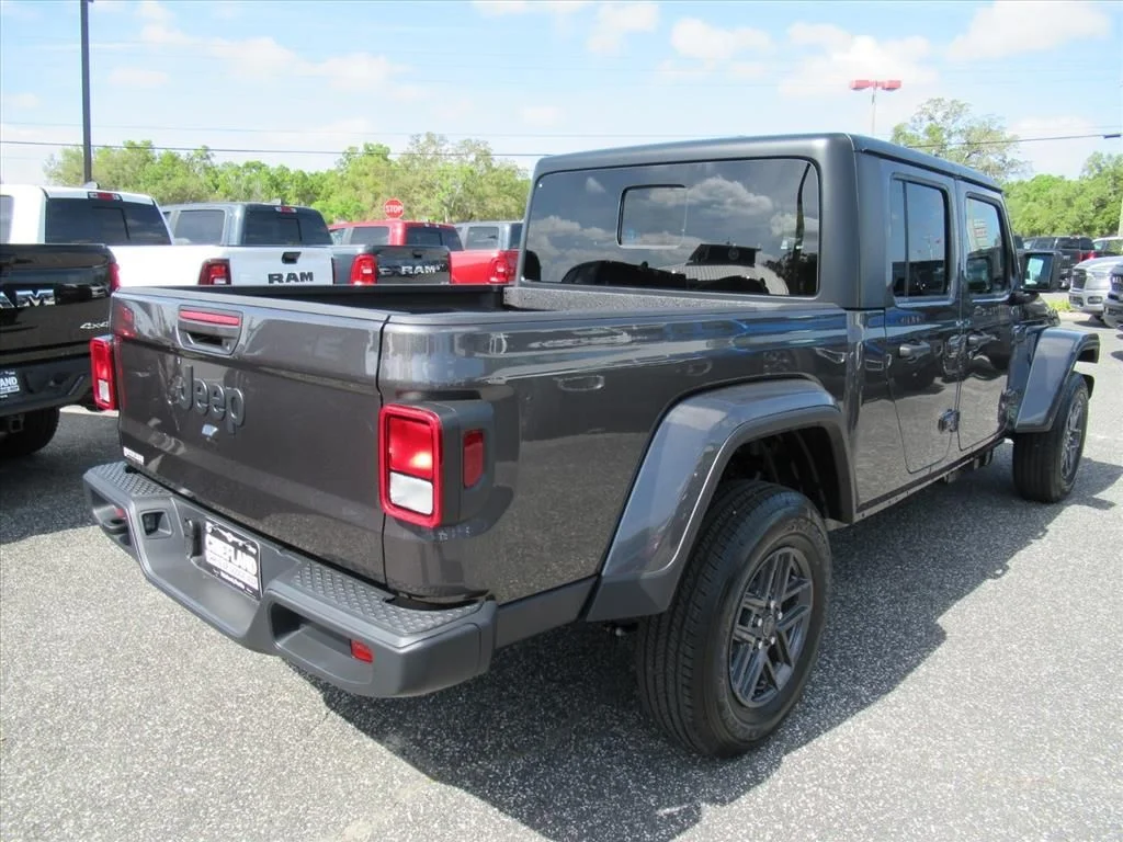 New 2026 Granite Crystal Metallic Clear-Coat Exterior Paint Jeep Sport S image 7