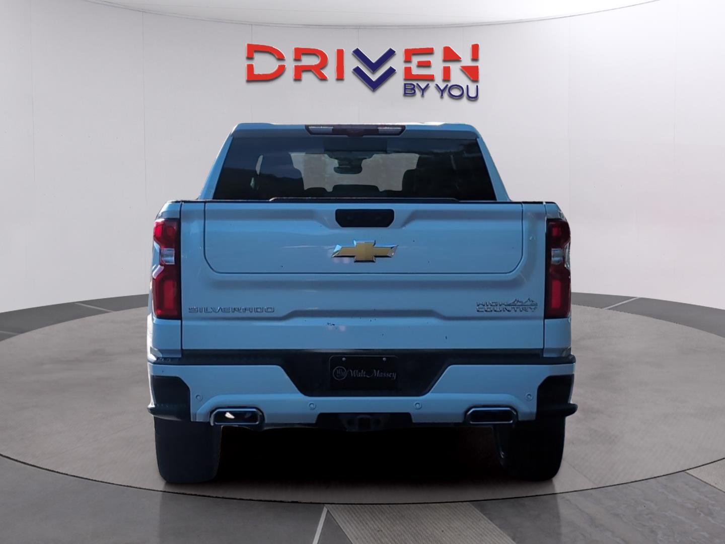 New 2026 Polar White Tricoat Chevrolet High Country image 4