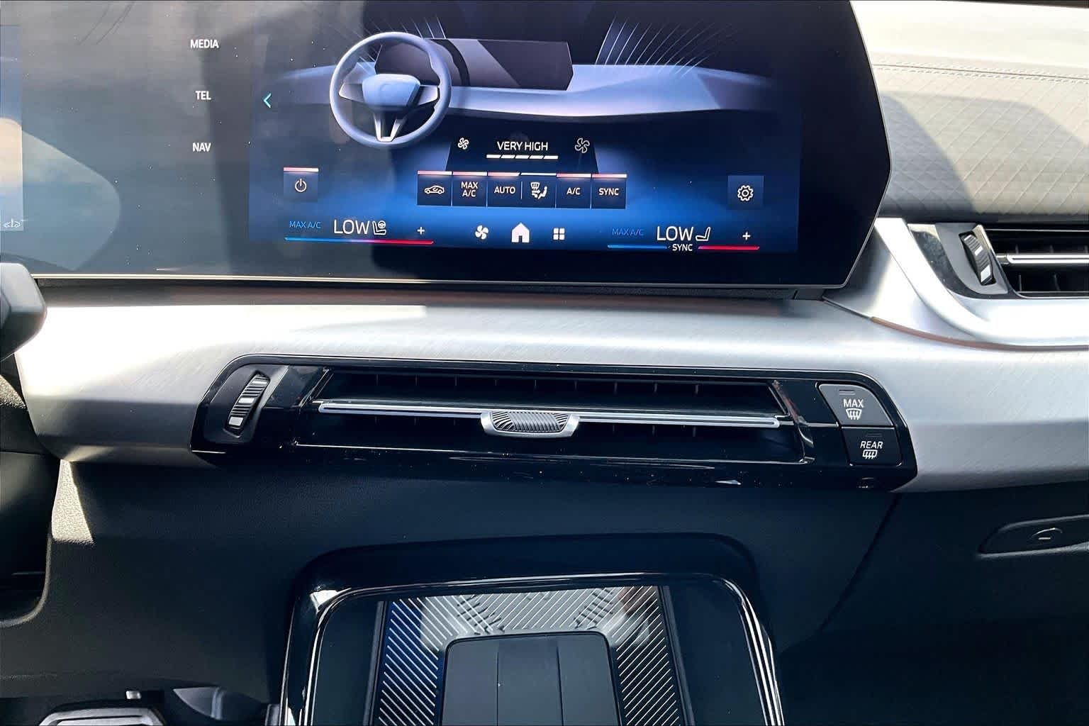 Used 2026 Skyscraper Grey Metallic BMW xDrive28i image 33