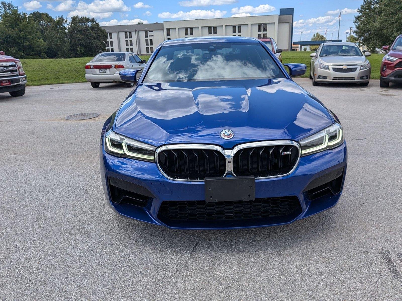 Used 2023 Marina Bay Blue Metallic BMW  image 8