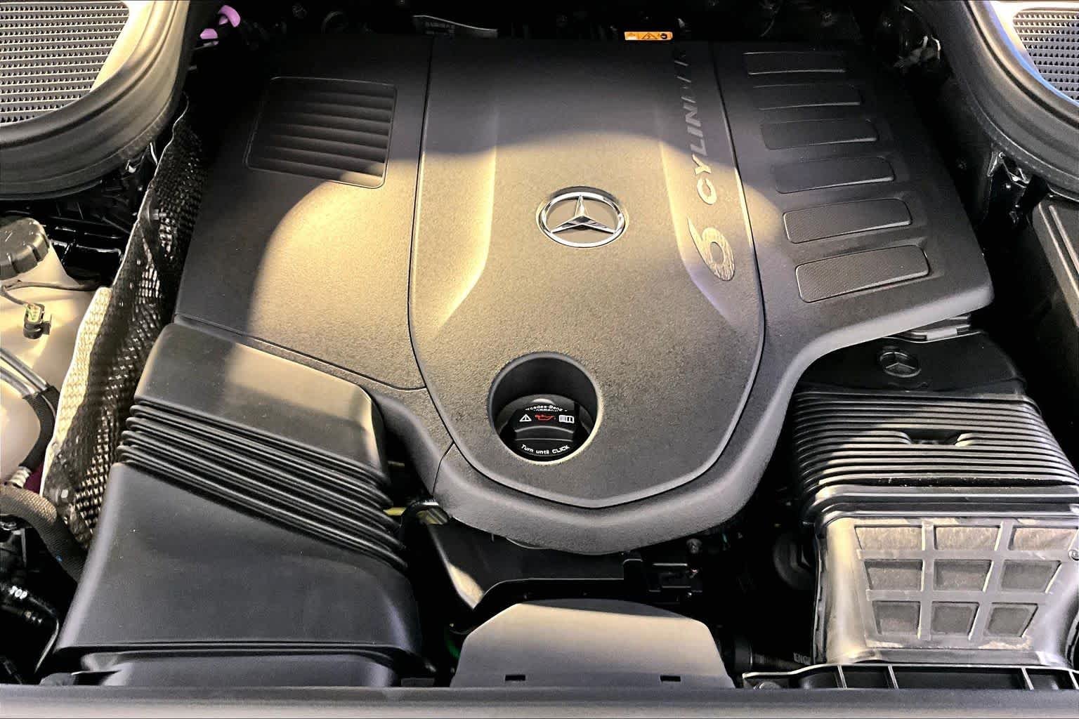 New 2027 Obsidian Black Metallic Mercedes-Benz GLE 450 image 14