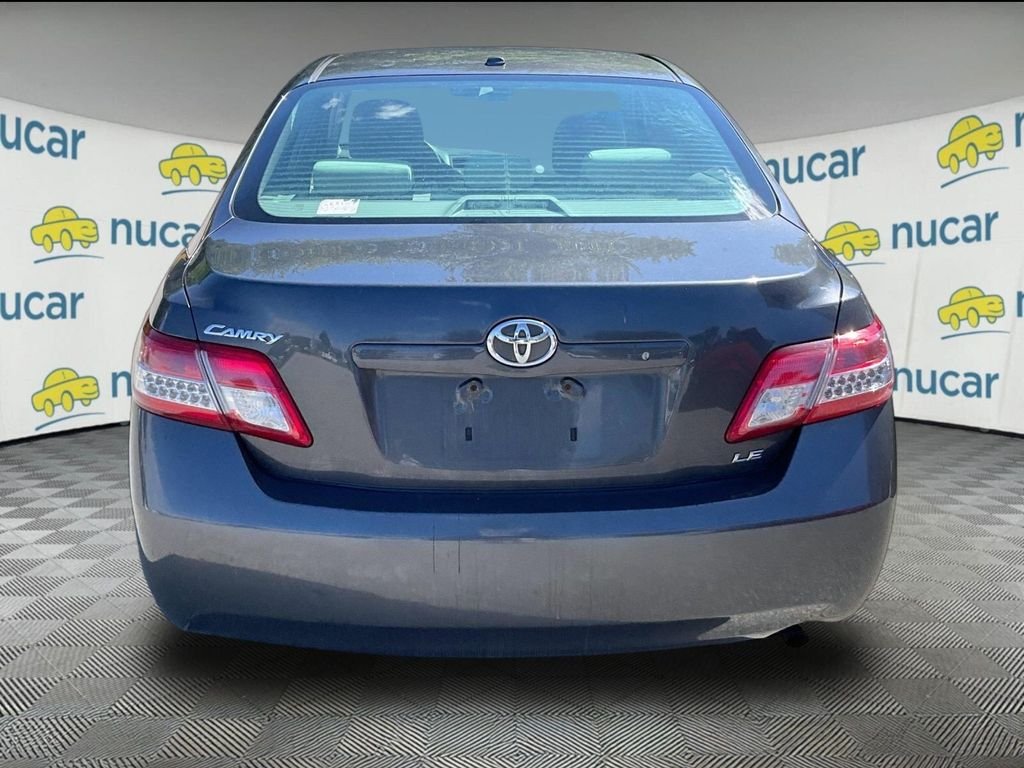 Used 2011 Gray Toyota LE image 3