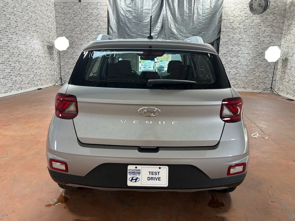 New 2026 Shimmering Silver Hyundai SEL image 6