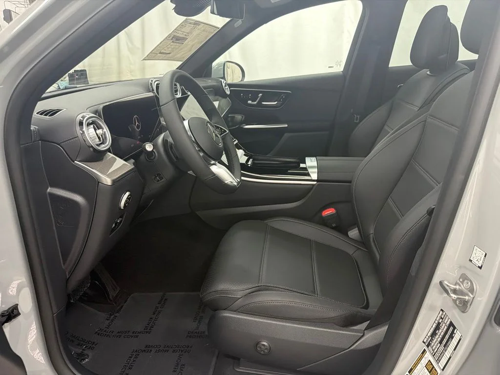 New 2027 White Mercedes-Benz GLC 300 image 12