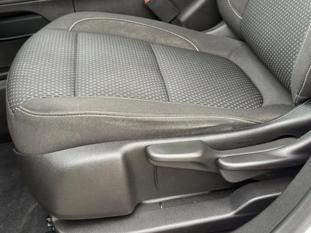 2023 GMC Acadia SLE - Photo 24