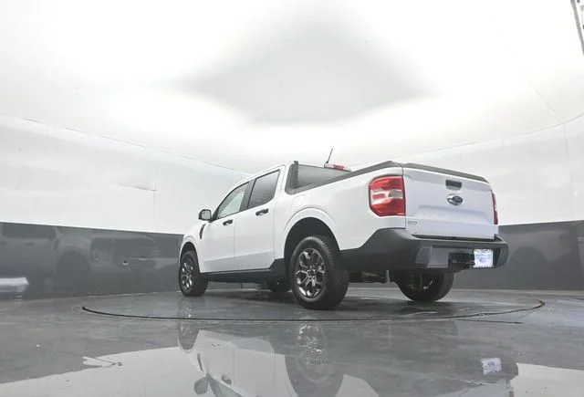 Used 2024 Oxford White Ford XLT image 37