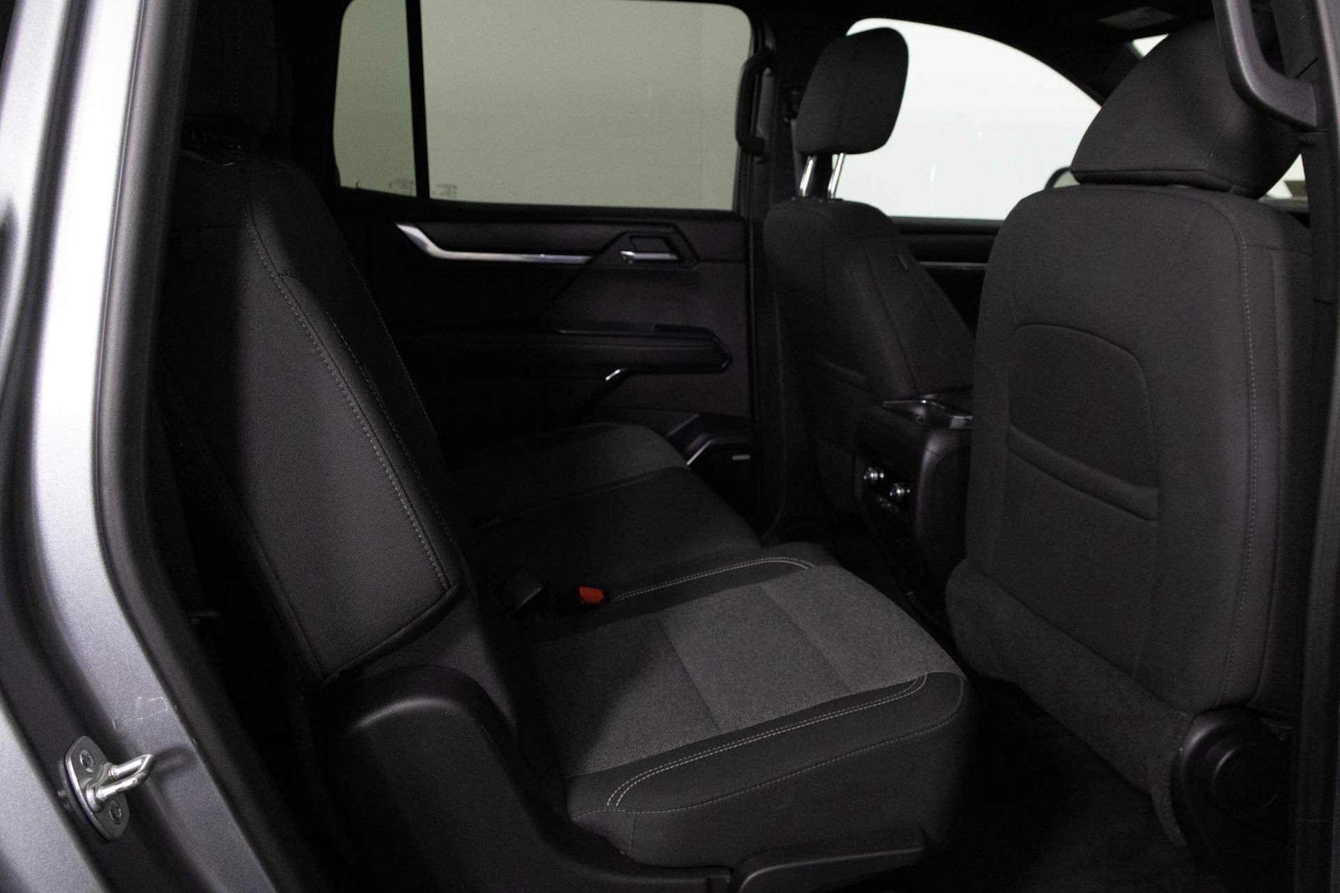 2025 GMC ACADIA - Image 36