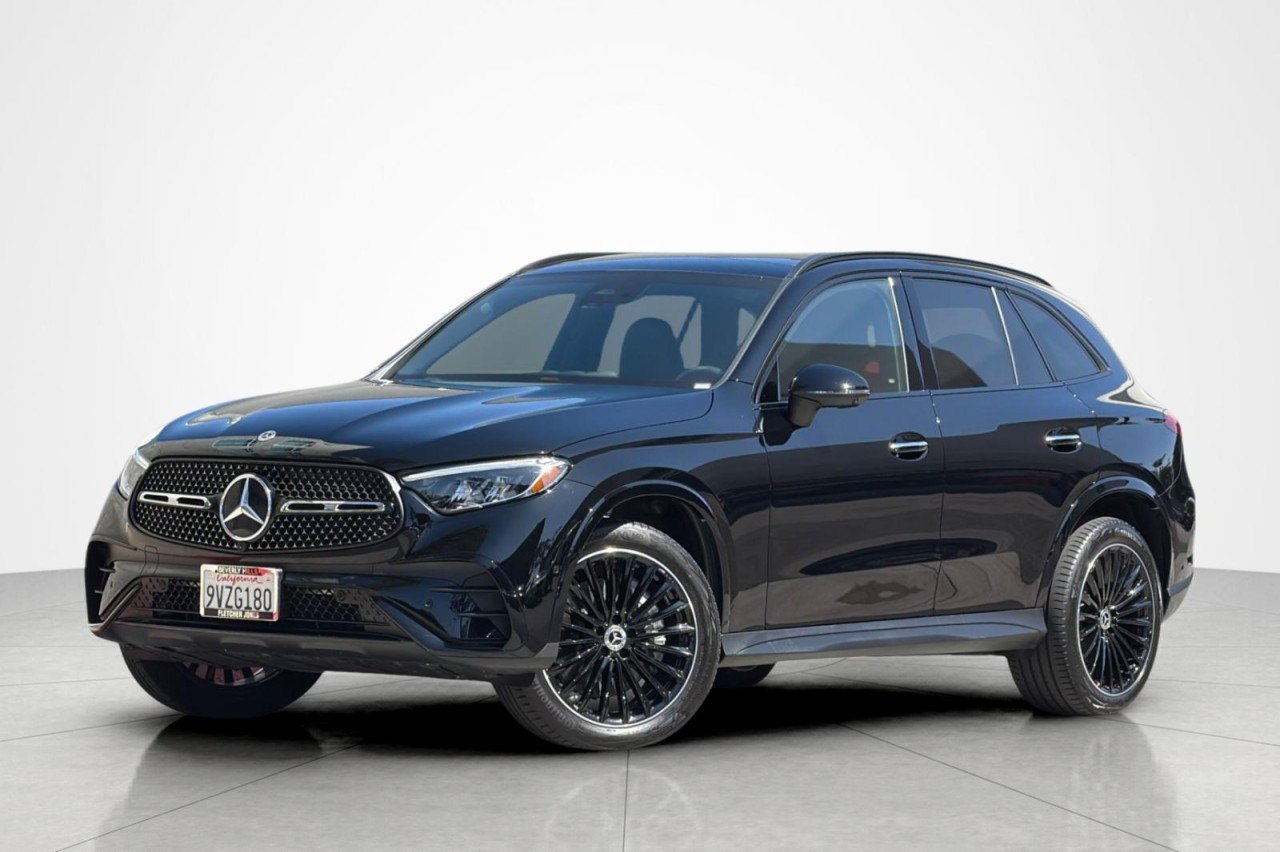 2026 Mercedes-Benz GLC GLC 300's photo