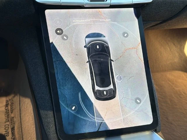Used 2025 Black Lucid Touring image 20
